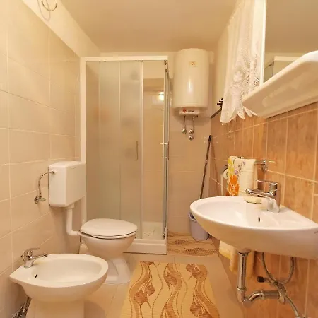 Holiday home Family Friendly House With A Swimming Pool Smoljanci, Istria - Sredisnja Istra - 19598 Svetvincenat