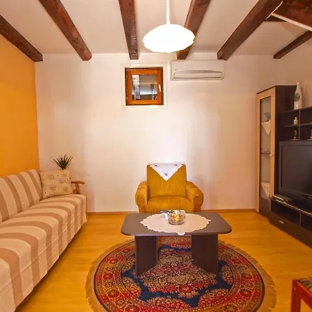 Holiday home Family Friendly House With A Swimming Pool Smoljanci, Istria - Sredisnja Istra - 19598