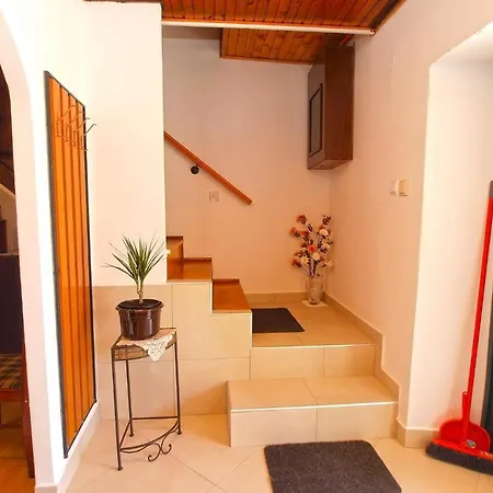 Holiday home Family Friendly House With A Swimming Pool Smoljanci, Istria - Sredisnja Istra - 19598 Svetvincenat